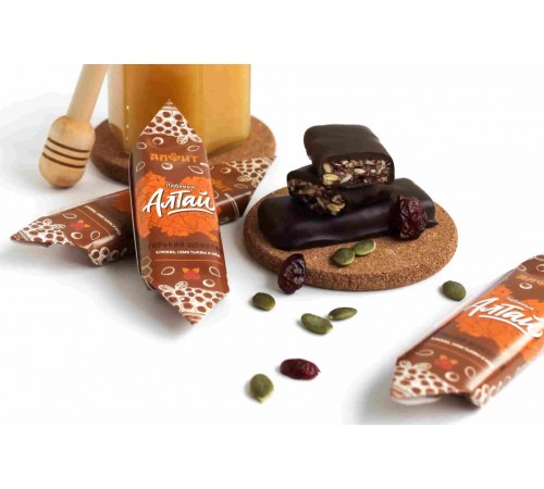 Конфета Любимый Алтай: горький шоколад, вяленая клюква, семя тыквы и мёд, 32 г (заказ от 9 штук)